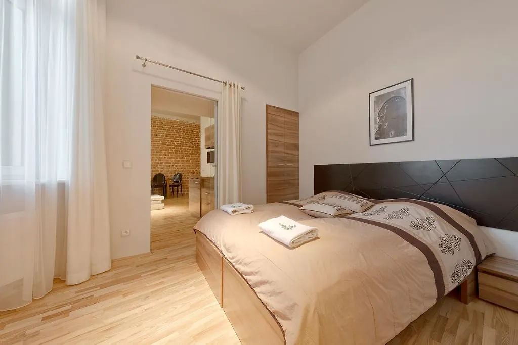Krakow For You Main Square Apartments 3*,  폴란드